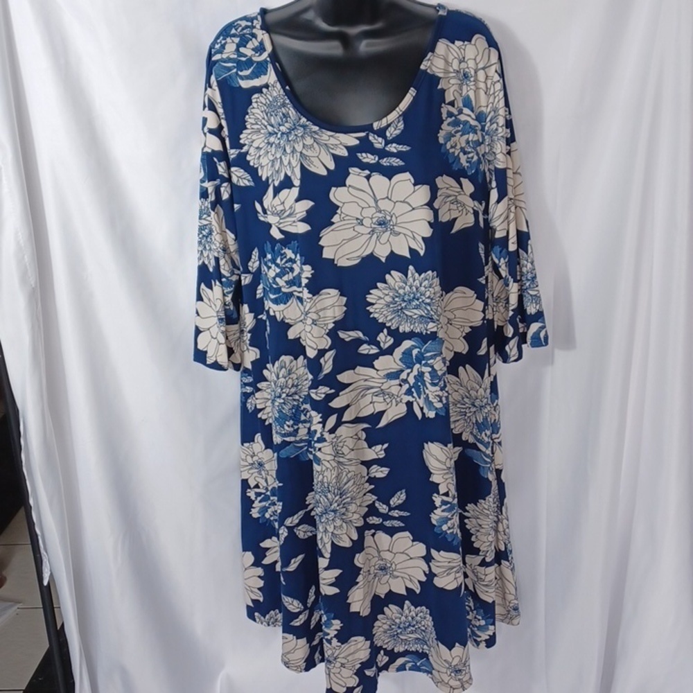Cest la Vie | Floral 3/4 Length Sleeve Swing Dress |  2X, NWT